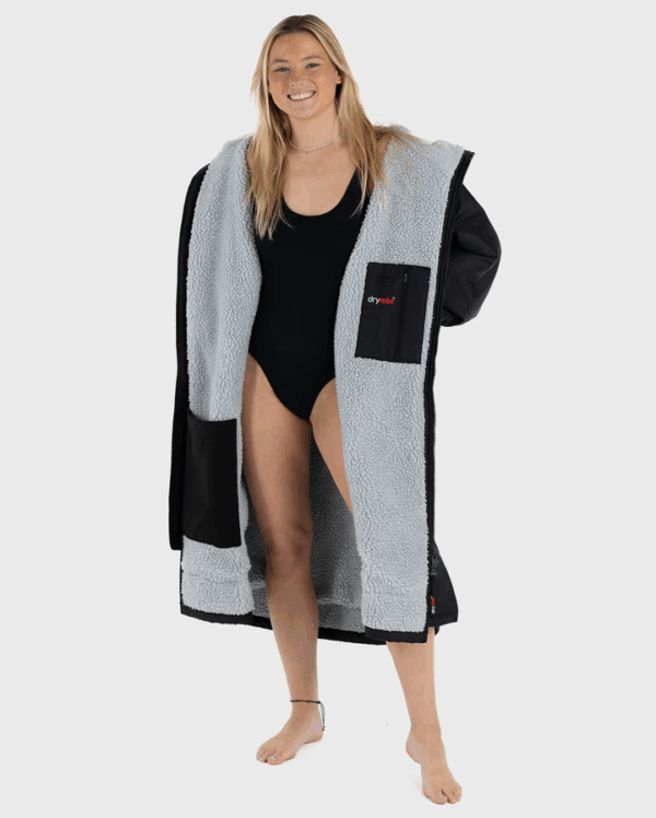 Advance-Long-Sleeve-Black-Grey-Dryrobe2.png Advance Long Sleeve, Black / Grey, Dryrobe