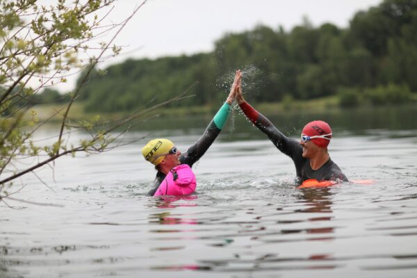 OWS-Accessorie-Dry-Bag-Buoy-Lifestyle-8-scaled-1.jpg Swim Safety Buoy/Dry Bag 28L, orange, Zone 3