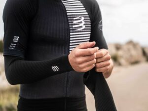 Compressport rankoves 1.jpg