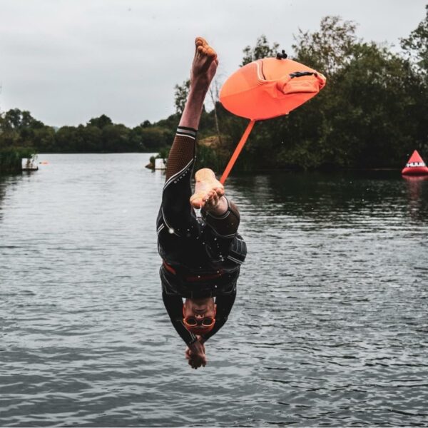 plaukimo-pluduras-HUUB.jpg Safety Tow Float - ORANGE, HUUB